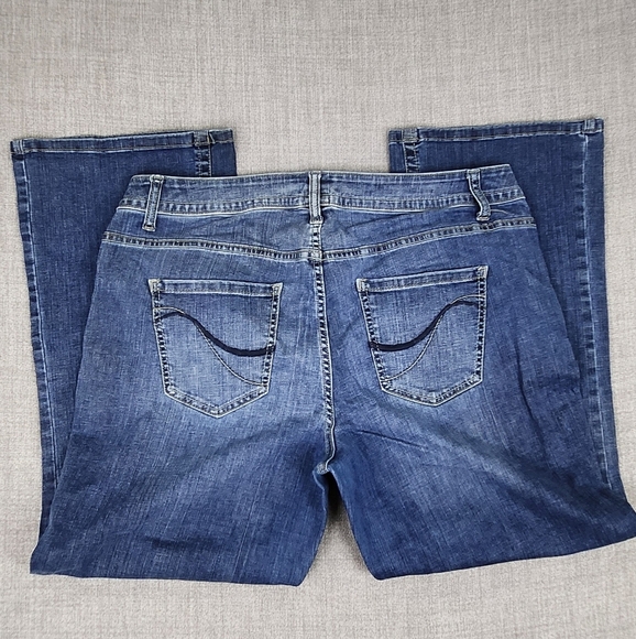 Lane Bryant Bootcut Stretch Denim Blue Jeans Short 28in Inseam - Picture 10 of 10